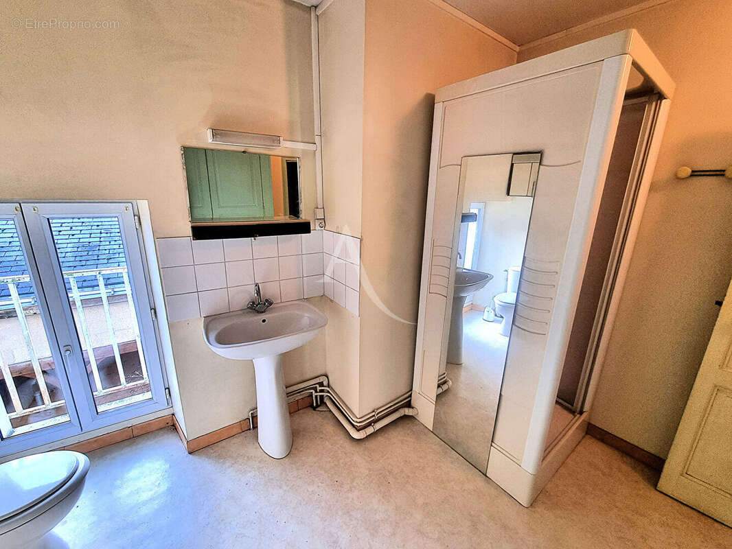 Appartement à CHATEAUNEUF-SUR-SARTHE