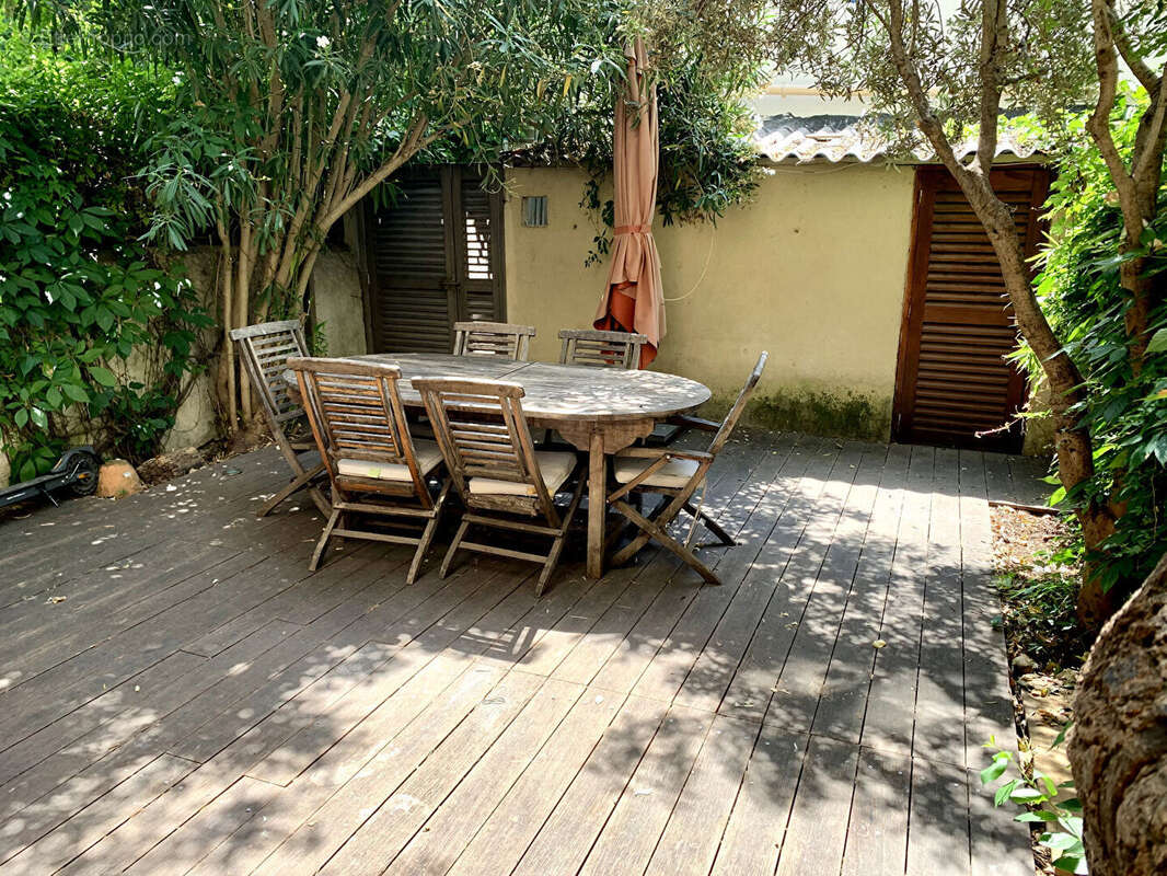 Appartement à MARSEILLE-6E