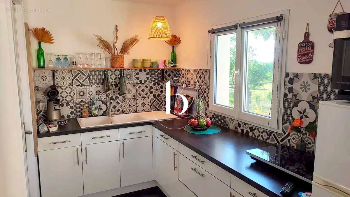 Maison à SAINT-JUST-ET-VACQUIERES