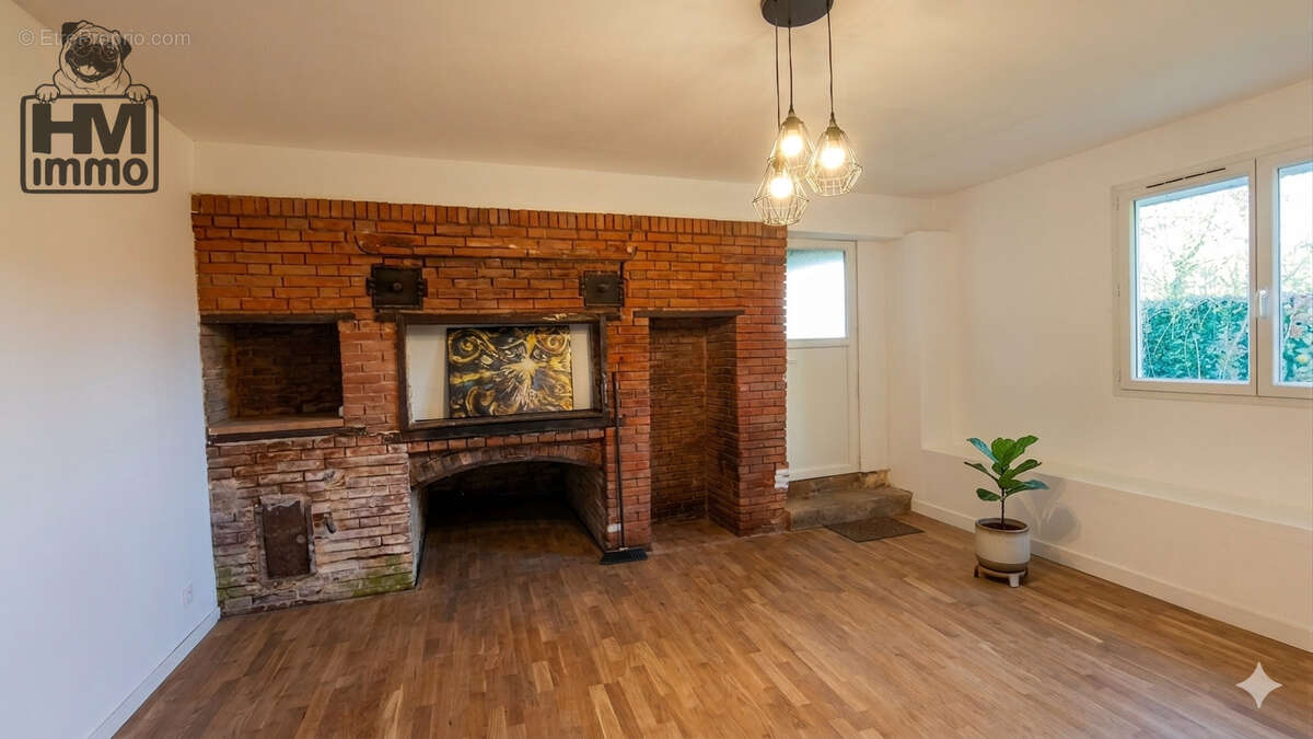 Maison à MAGNAC-BOURG