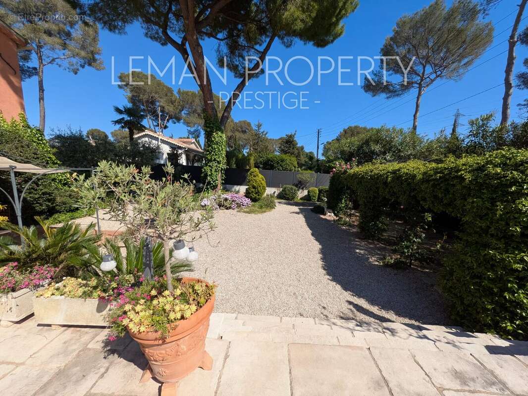 Maison à MOUGINS