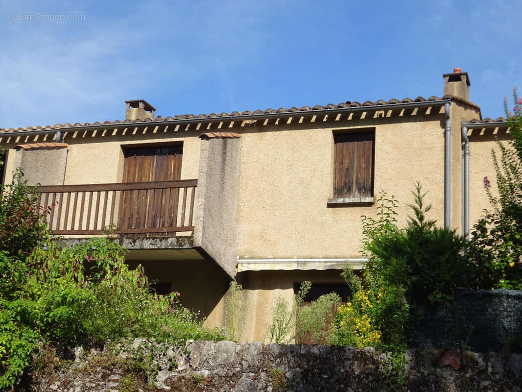 façade côté rue.
