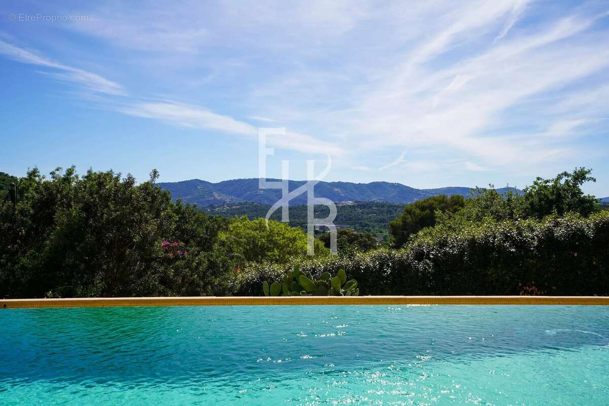 Maison à MOUGINS