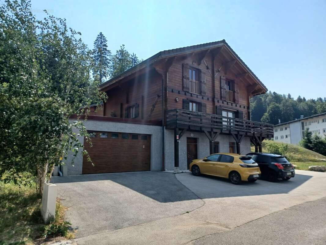 PREMANON : Chalet avec 2 logements et grand garge - photo 21