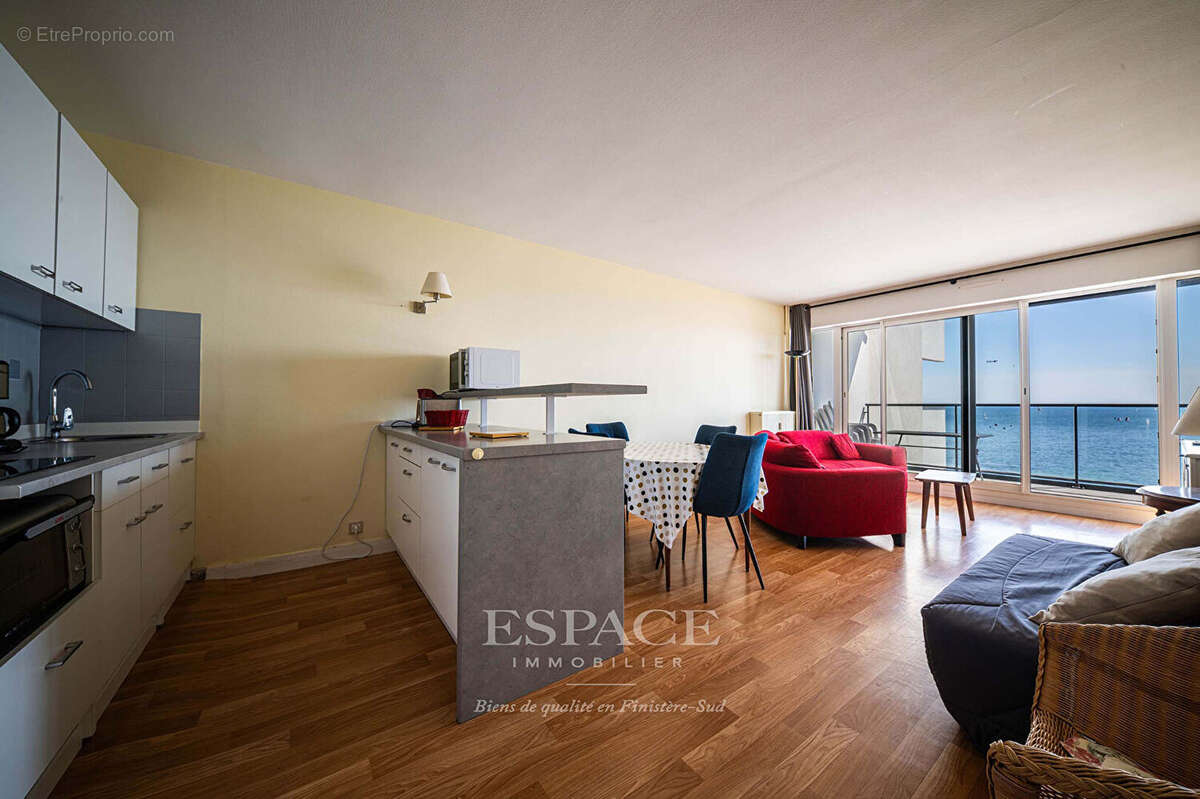 À vendre, dans le triangle d'or Concarnois - face à la mer : appartement 2 pièces avec terrasse et parking - photo 3