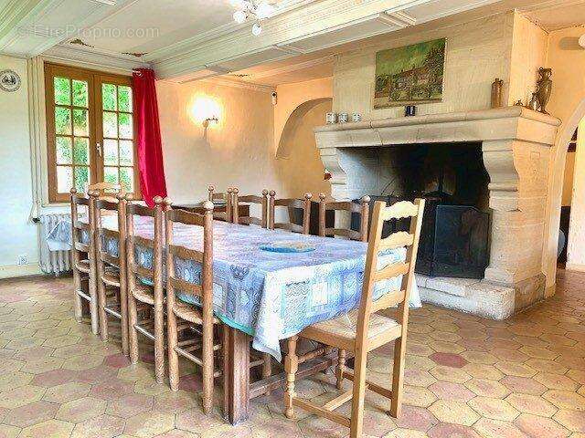 Maison 201 m² à Saint-Martin-De-Mailloc  - photo 2