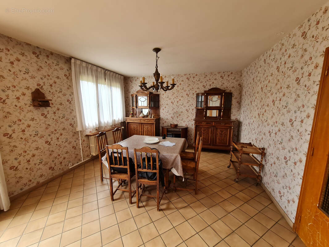 Maison à CALLENGEVILLE