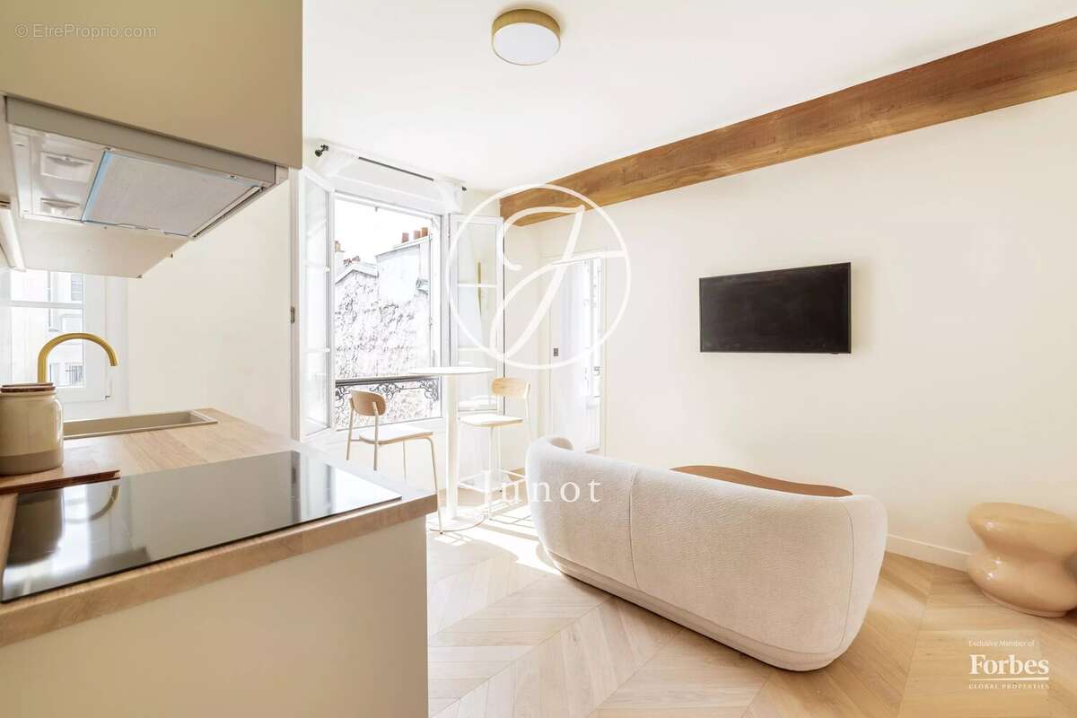 Appartement à PARIS-18E