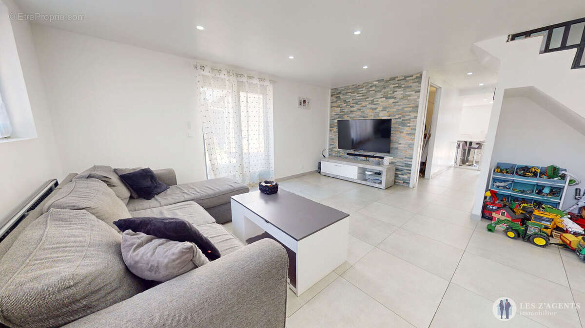 Maison à SAINT-SULPICE