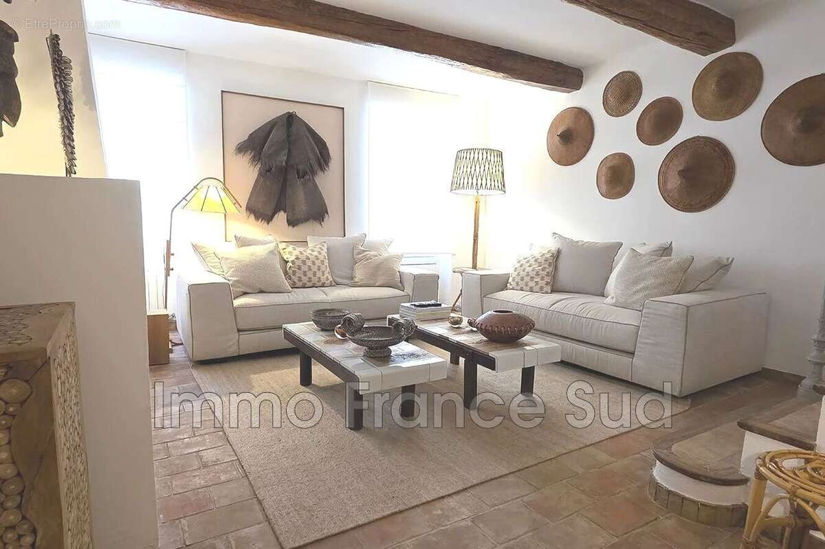 Maison à LA GARDE-FREINET