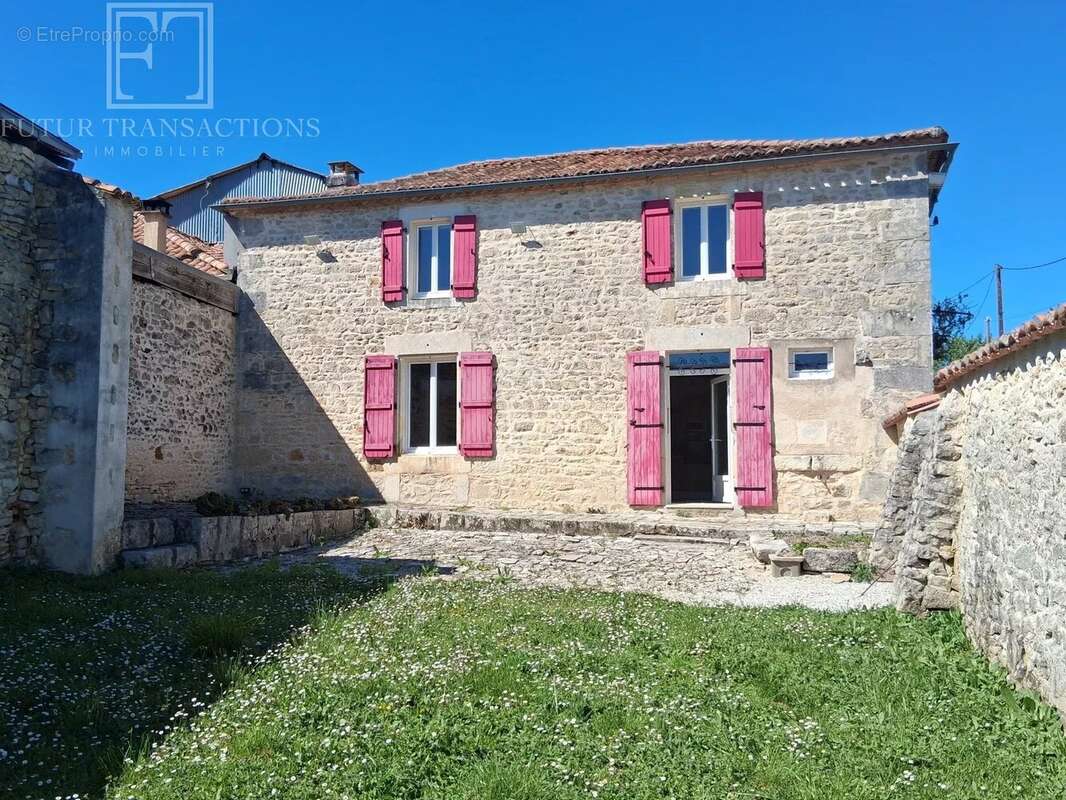 Maison à VARAIGNES