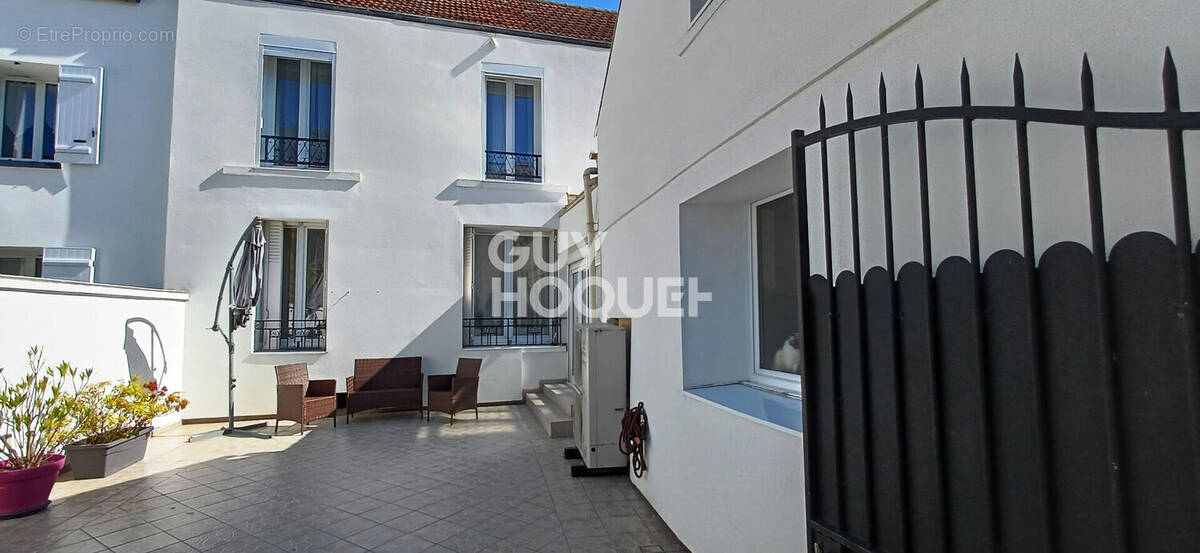 Maison à FLINS-SUR-SEINE