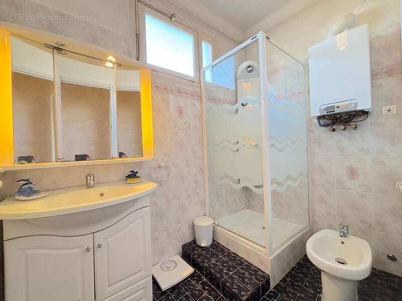 Appartement à vendre 5 pièces CANNES (06) - photo 12