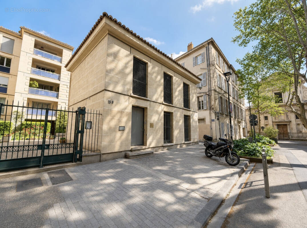 Commerce à AVIGNON