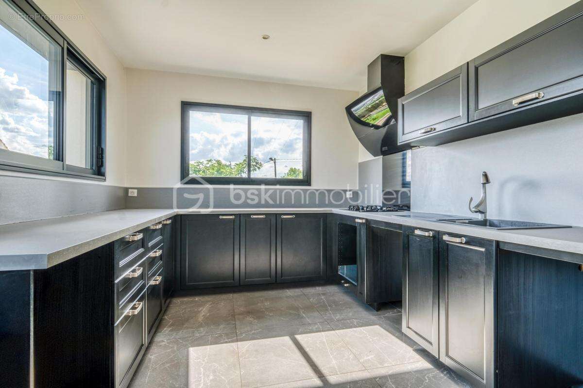 Maison à CLAYE-SOUILLY