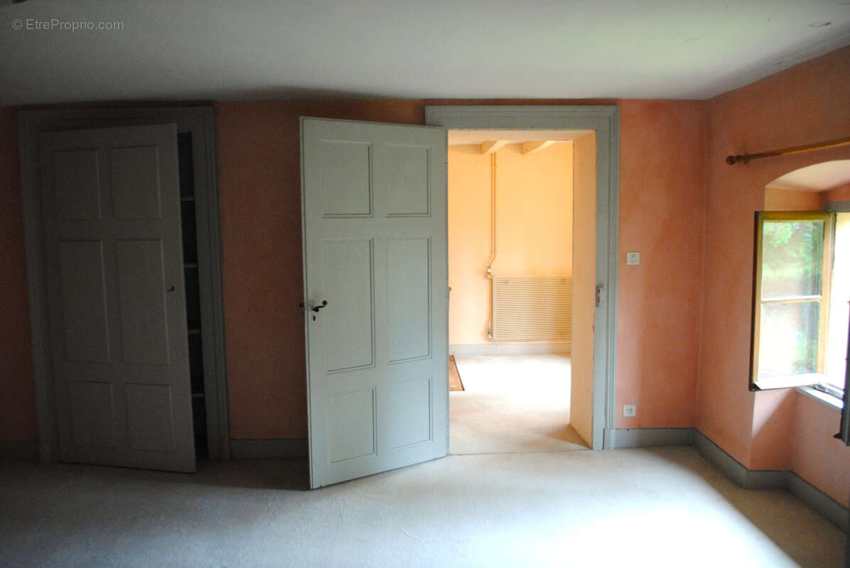 Maison à CHINDRIEUX