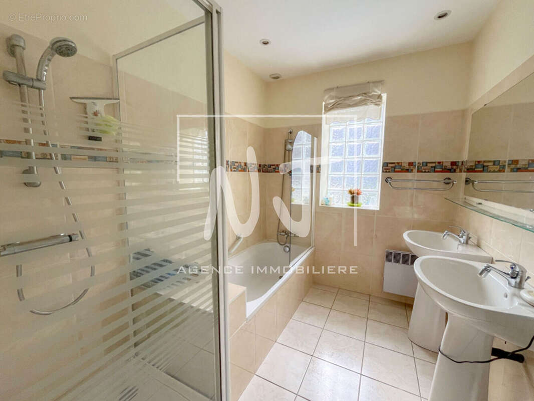 Maison à SAINT-BARTHELEMY-D&#039;ANJOU