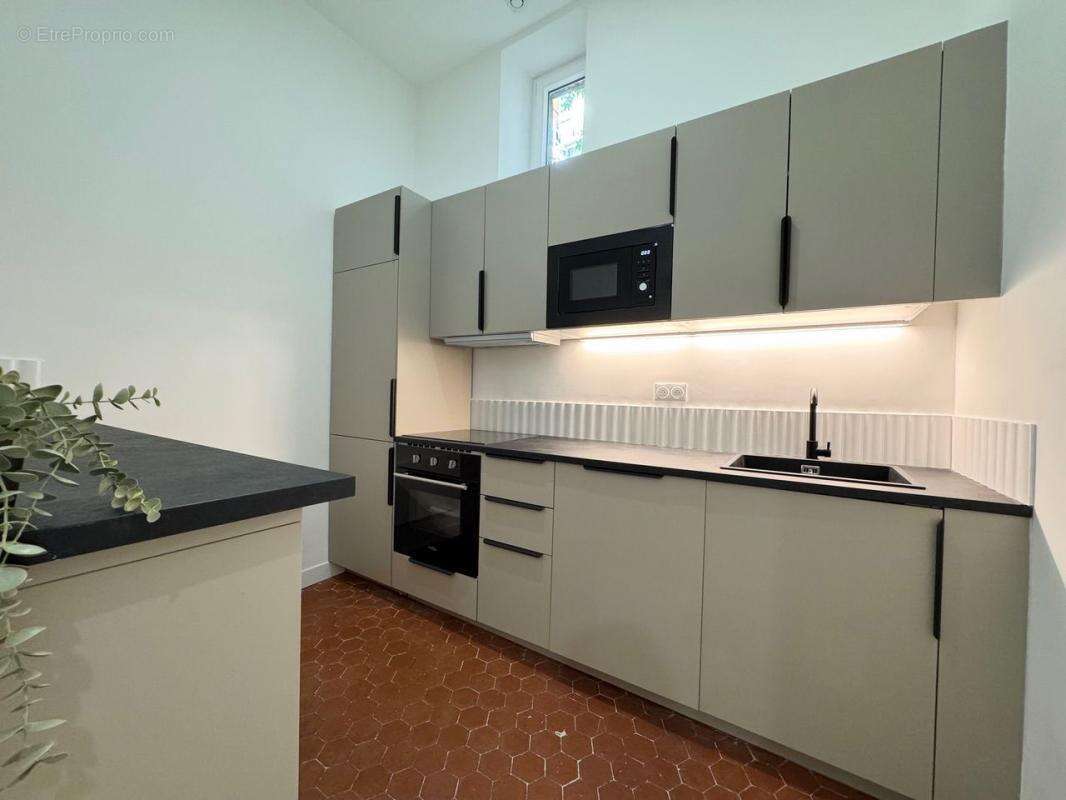 Appartement à MARSEILLE-1E