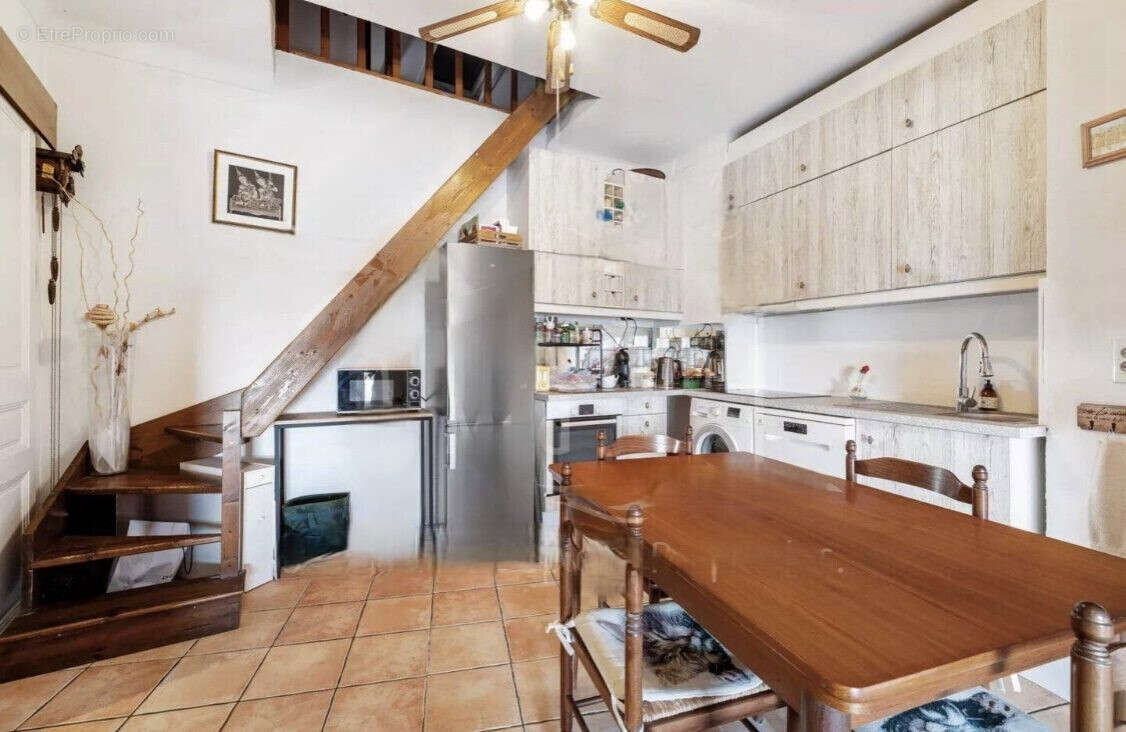 Appartement à CHATEAUNEUF-GRASSE