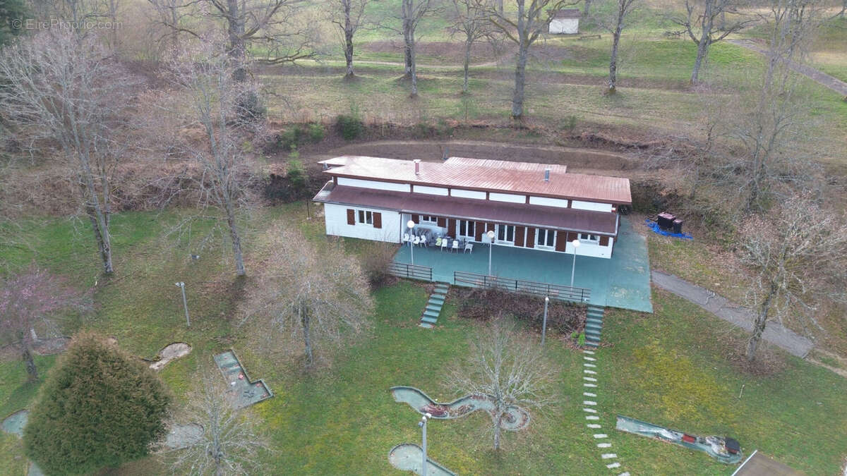 Commerce à SAINT-REMY-SUR-DUROLLE