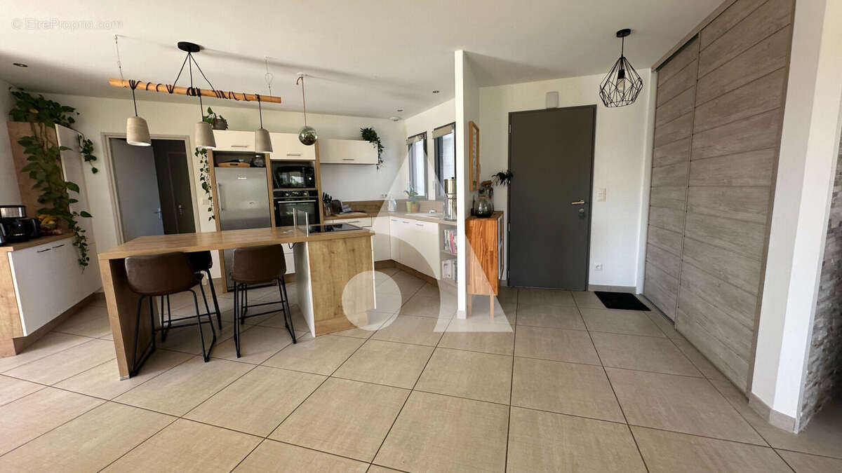 Maison à SAINT-GELAIS