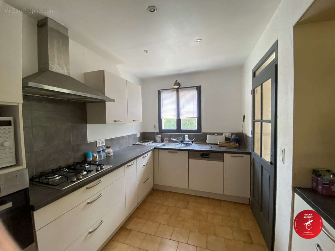 Cuisine - Maison à LE MUY