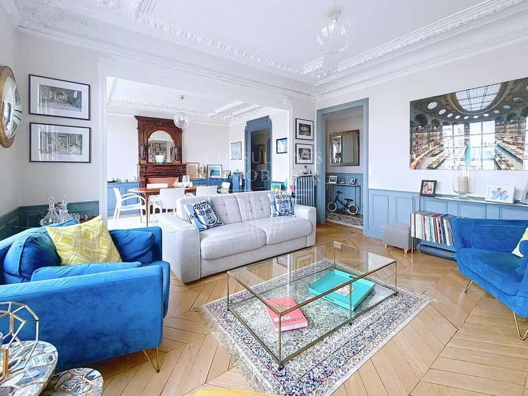Appartement à PARIS-17E