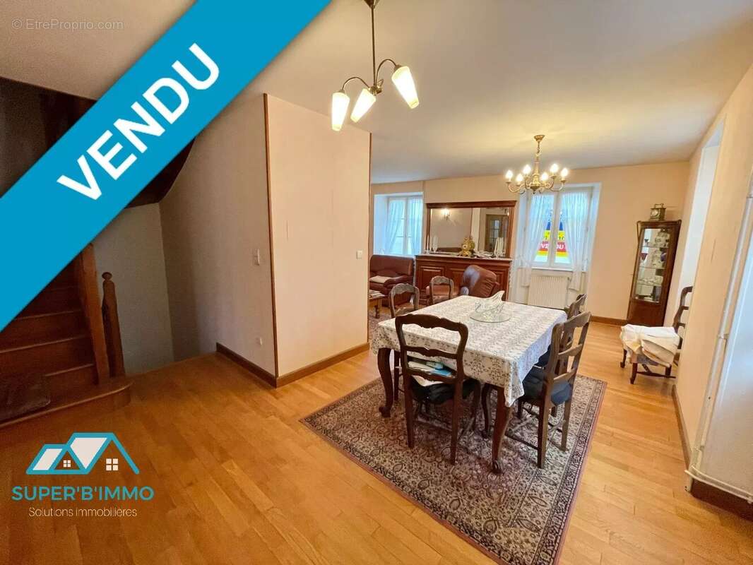 Maison à CHAMPAGNAC-LE-VIEUX