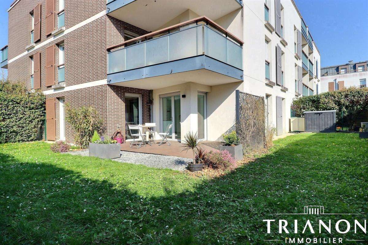 Appartement à LES CLAYES-SOUS-BOIS