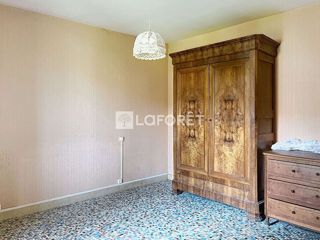 Maison à VEUVEY-SUR-OUCHE