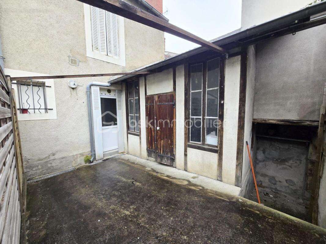 Appartement à LA GUERCHE-SUR-L'AUBOIS