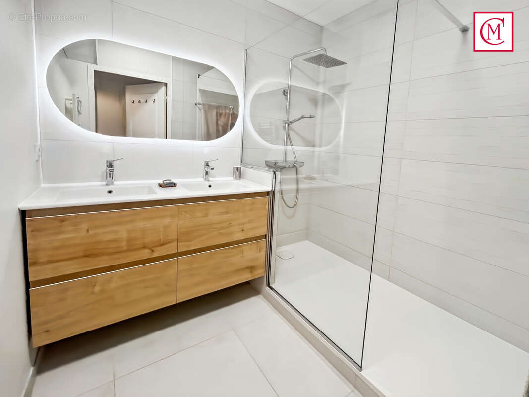 Appartement à LA TRONCHE