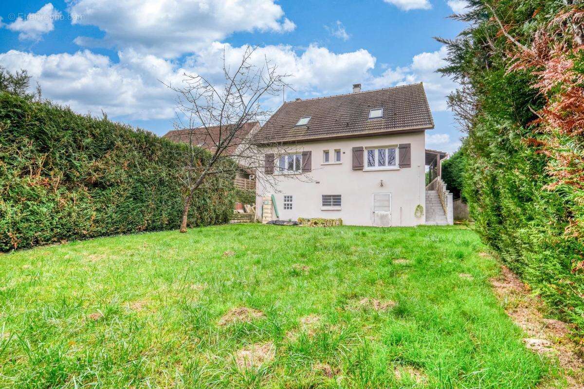 Maison à DAMMARTIN-EN-GOELE