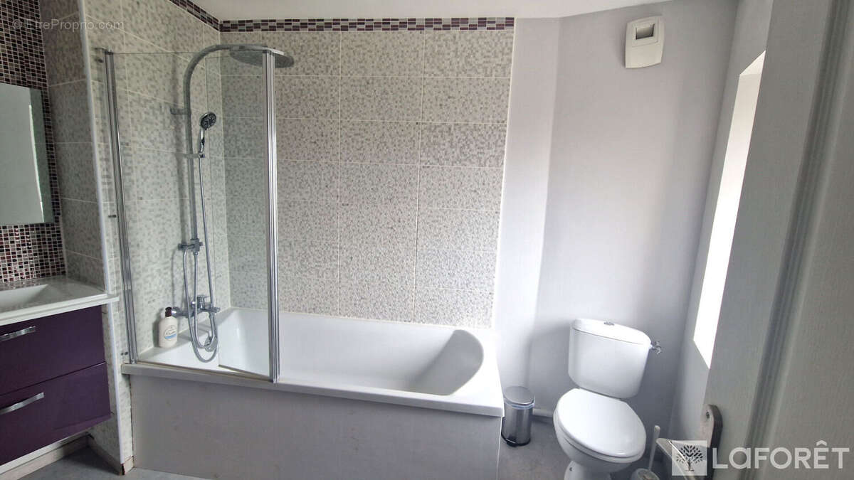 Maison à COLLEVILLE-MONTGOMERY