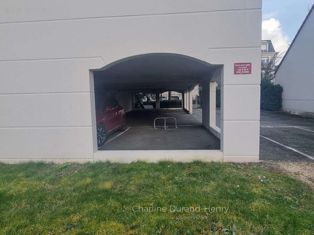 Parking à ORLEANS