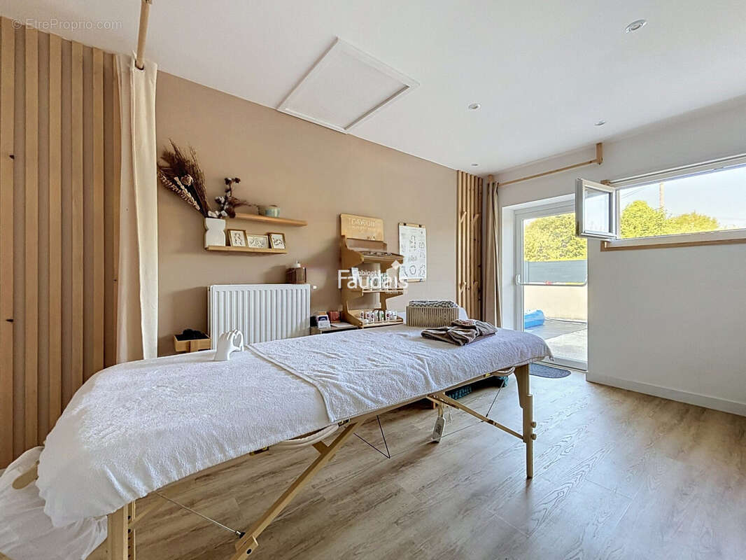 Maison 130 m² à Saint-Symphorien-Le-Valois  - photo 8