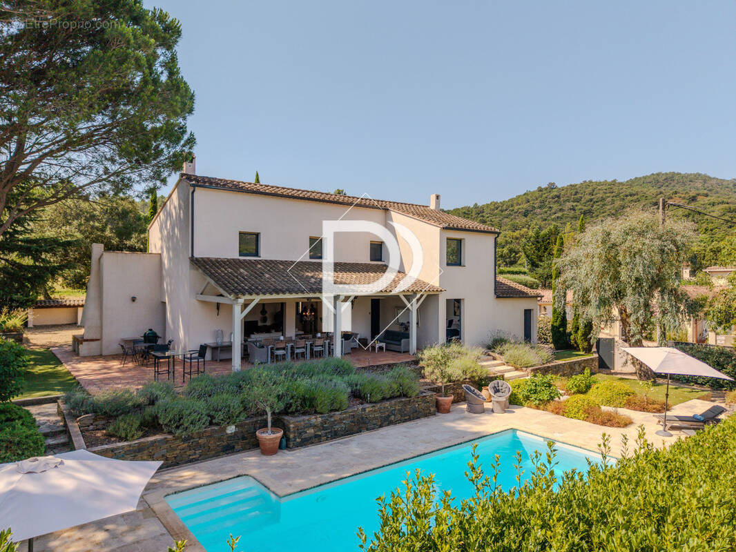 Maison à PLAN-DE-LA-TOUR