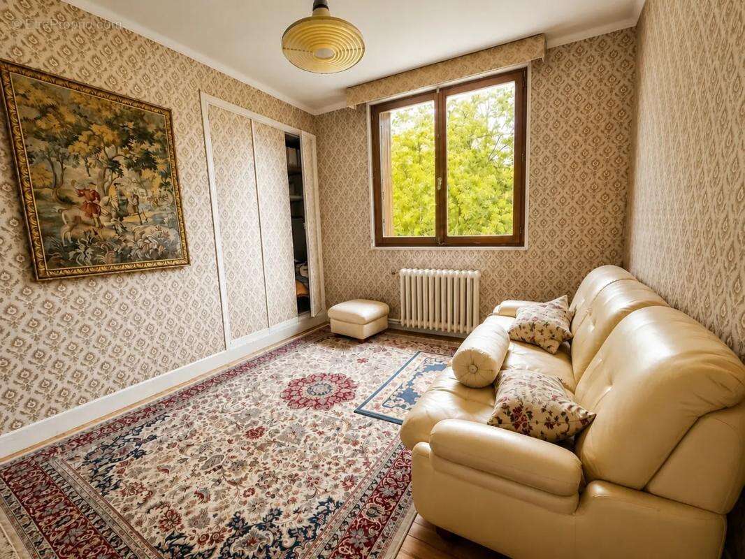 Maison de 11 pièces de 269 m² au Plessis-Trévise - photo 10