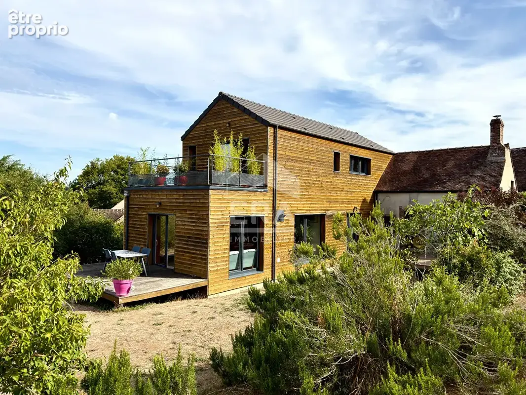 Maison à VAUX-SUR-LUNAIN