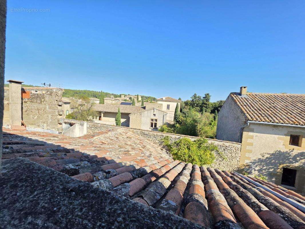 Appartement à MONTAREN-ET-SAINT-MEDIERS