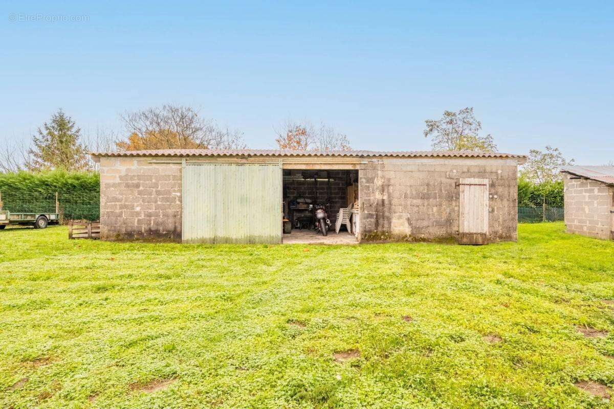 Maison à LES EGLISOTTES-ET-CHALAURES