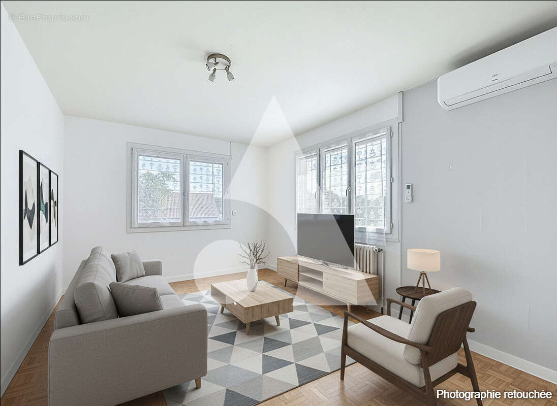 Maison à CHAMPFORGEUIL