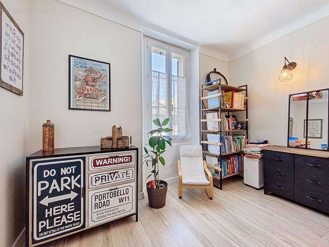 Appartement à ROQUEBRUNE-SUR-ARGENS