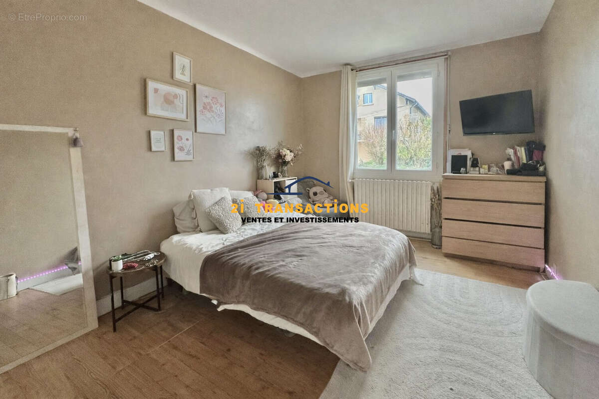 Maison à SAINT-CHRISTO-EN-JAREZ