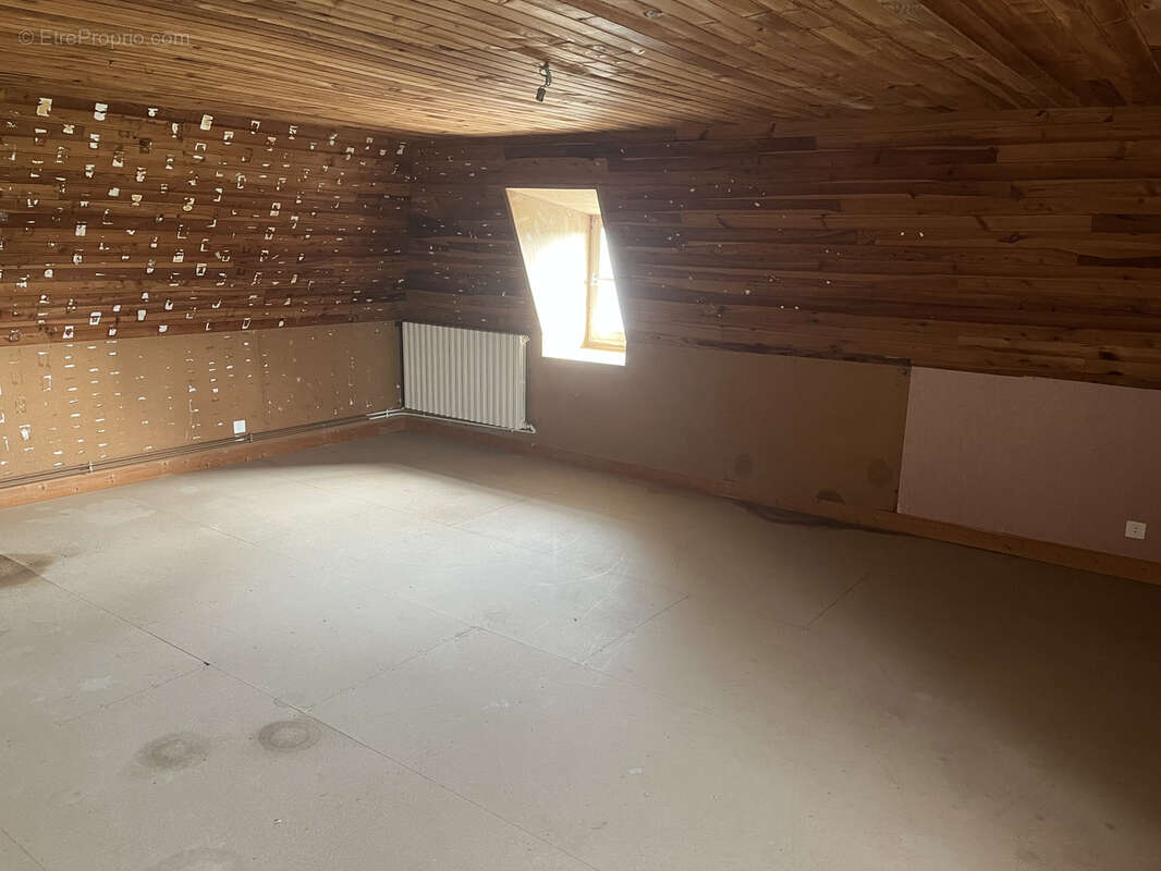 Maison à CHALVIGNAC