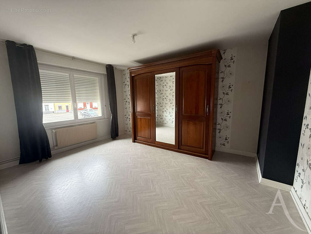 Maison mitoyenne - 6 pièce(s) 148 m² - RENESCURE - photo 7