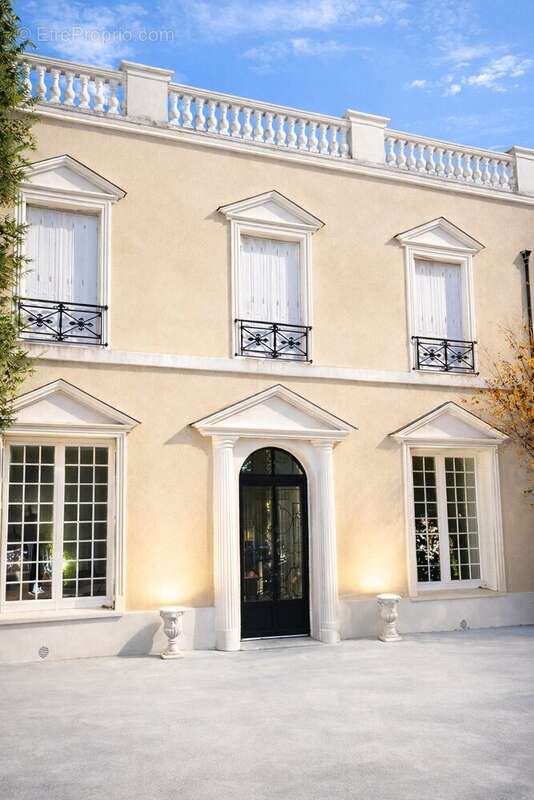 Maison à SAINT-MAUR-DES-FOSSES