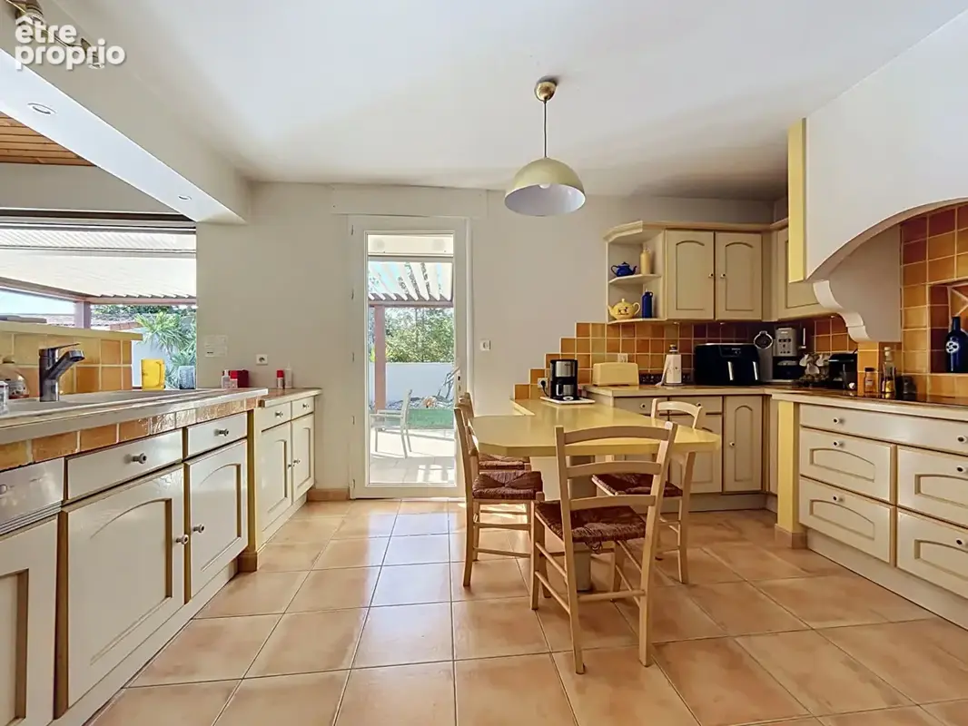 Maison familiale 6 pièces  218 m² Saint-Médard-en-Jalles - photo 12