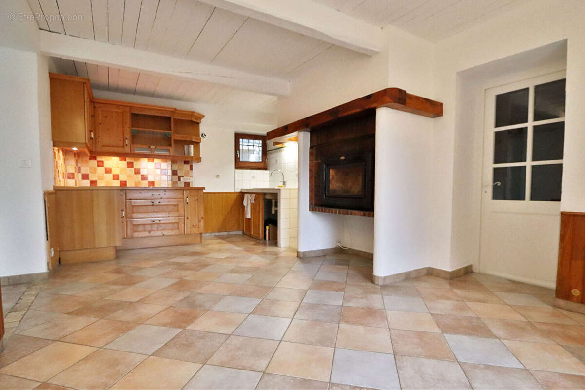 Maison à LAURE-MINERVOIS