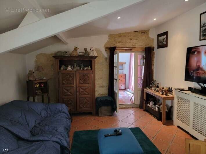 Maison à NANTEUIL-EN-VALLEE